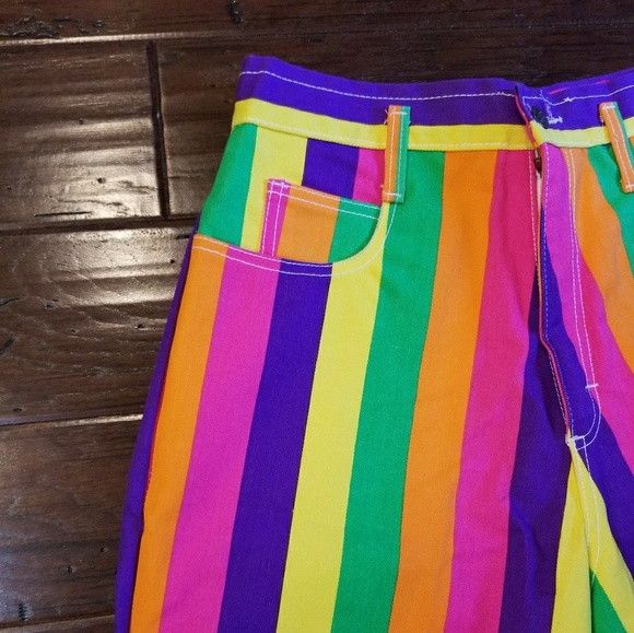 Candy striped walking shorts - Picture 7 of 7